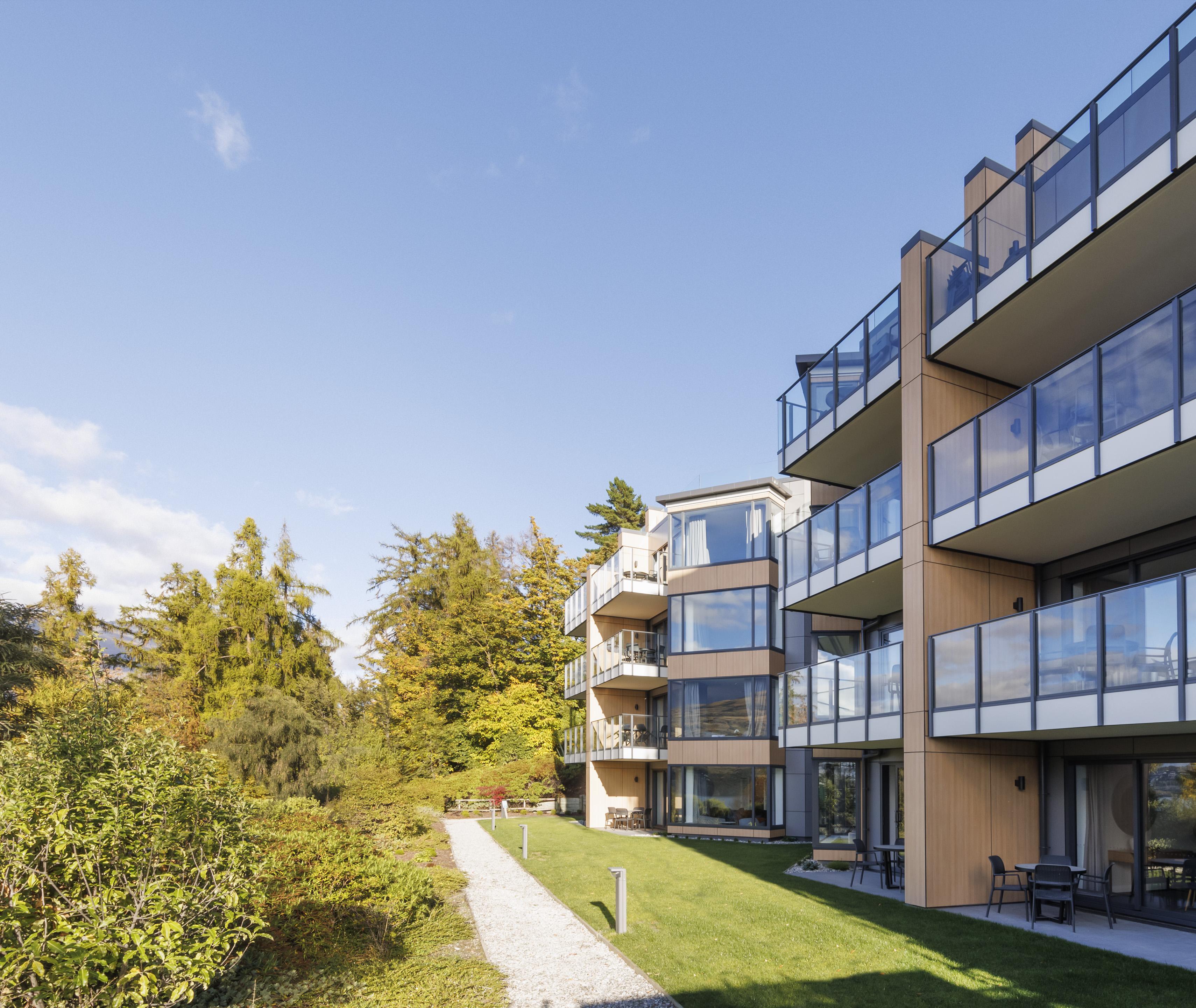 Oaks Shores 4*