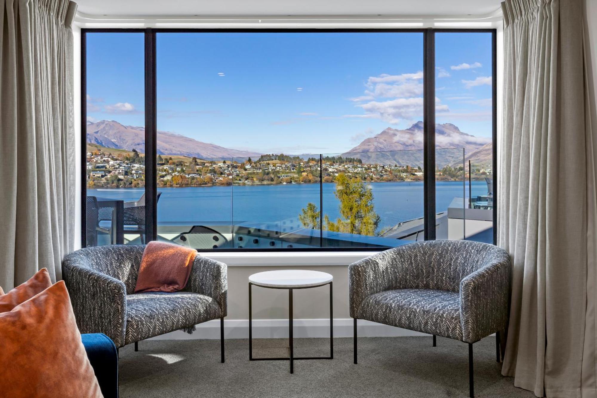 Oaks Shores 4* Queenstown